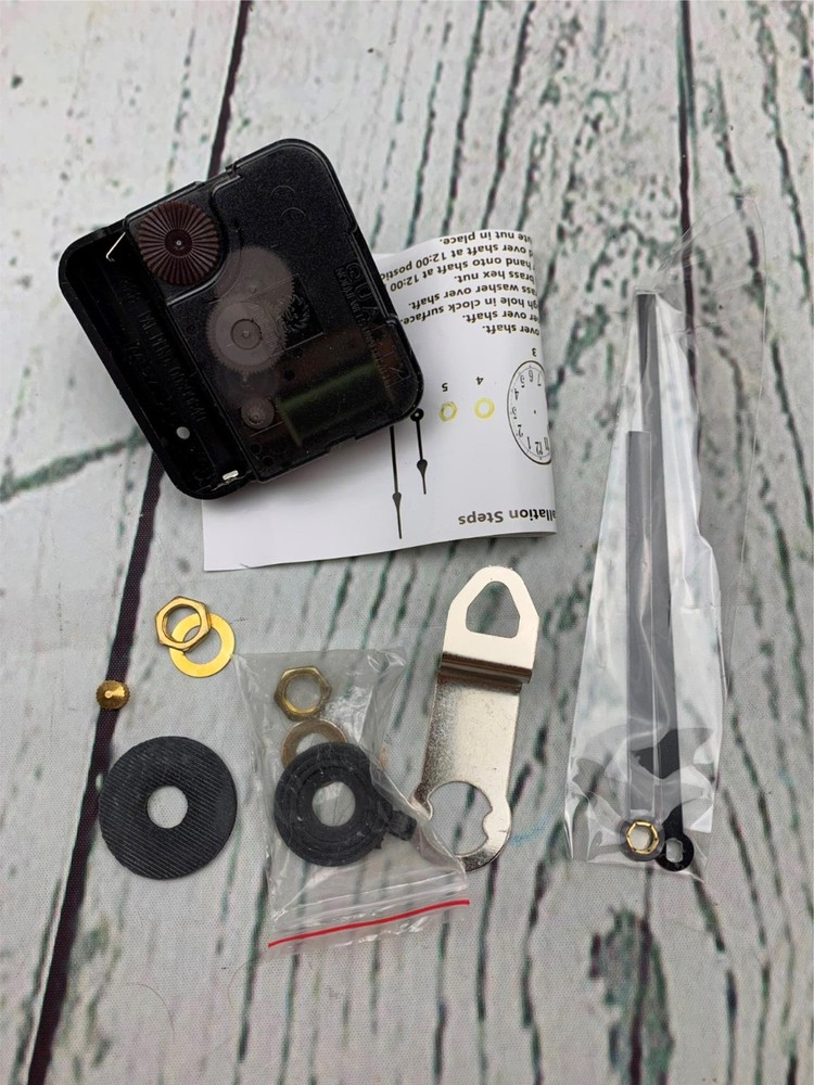 Clock Mechanism With Black Hand Straight Design