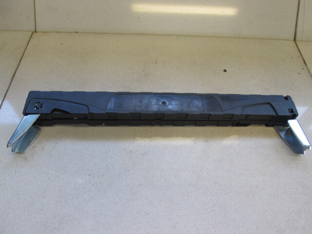 73142 REPLACEMENT SIGNALING TRIANGLE