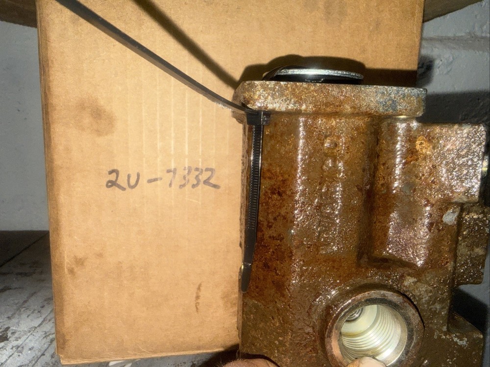 used not functioning 2u-7332 brake valve