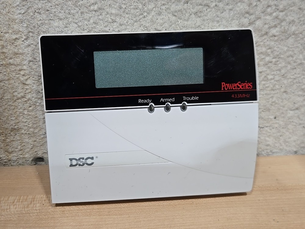 DSC RF5501-433NA Powerseries Fixed Message Keypad and Wireless Receiver