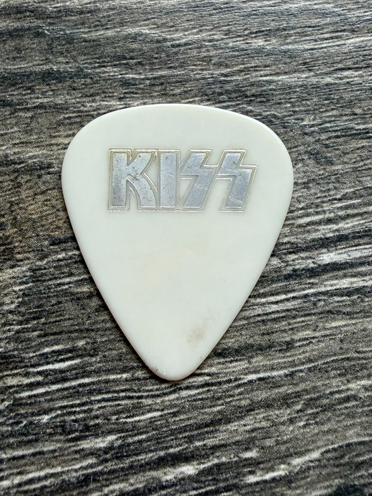 KISS Guitar Pick PAUL STANLEY Crazy Nights Tour Concert White Silver Vintage