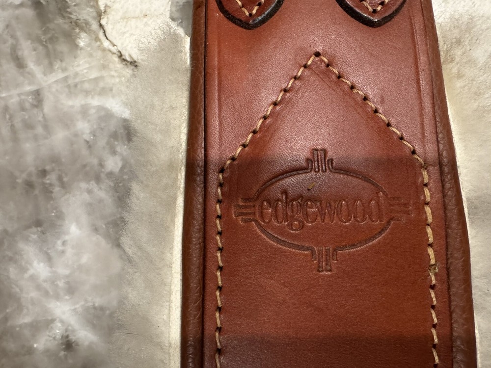 Edgewood 52" Single End Elastic Girth - Sheepskin