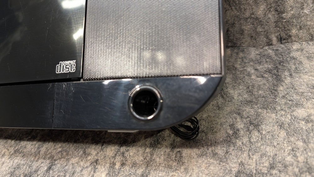 Oakcastle HIFI100 Compact Stereo System with Bluetooth Wall Mountable CD Player