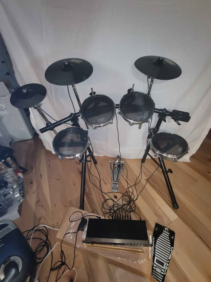 Pintech Percussion Concertcast Mesh Electronic Drum Kit with Alesis DM5 Module