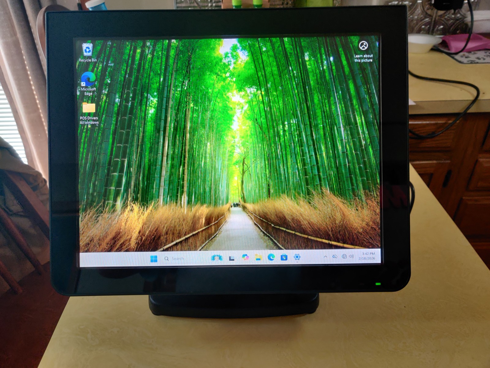 Partner SP-850-BZ -S23QOHC63/POS Touch Terminal Customer Display Win11 Pro 8gb