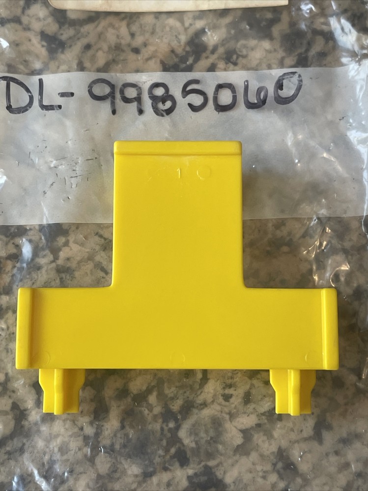 Maytronics Handle Latch-Yellow - 9985060
