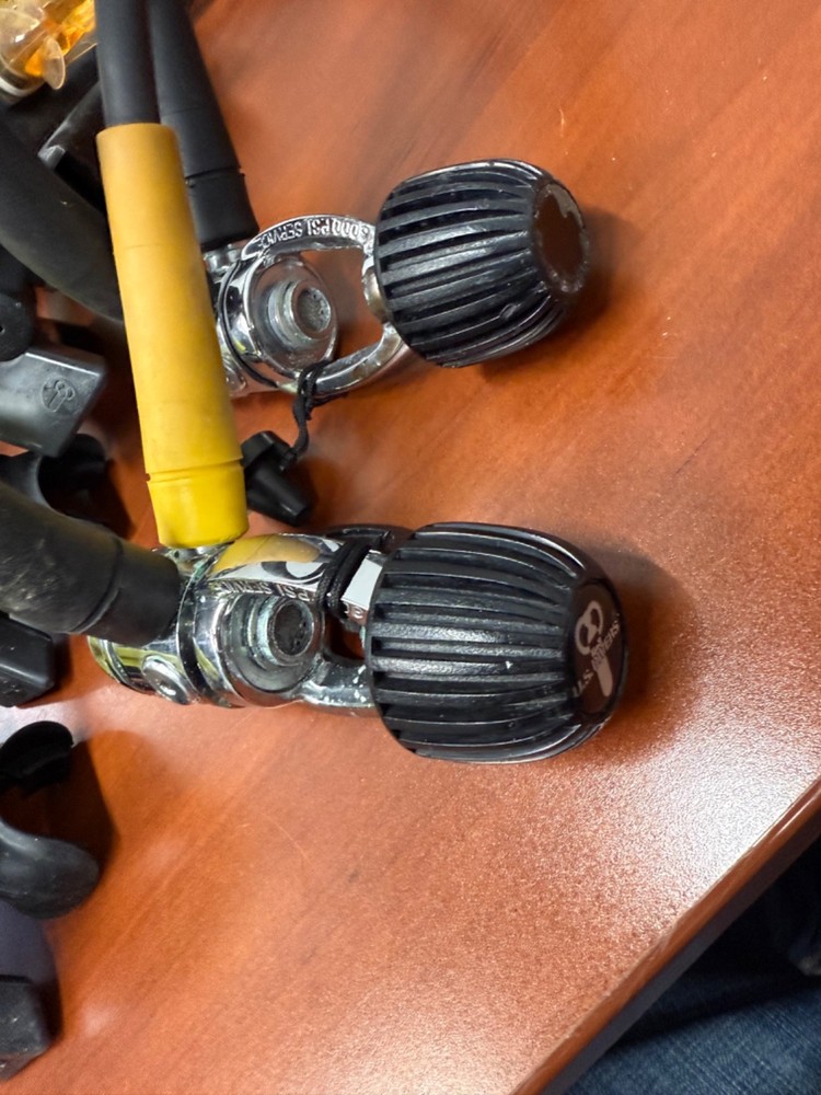 Qty 2US Divers Conshelf 22 & Octopus need service