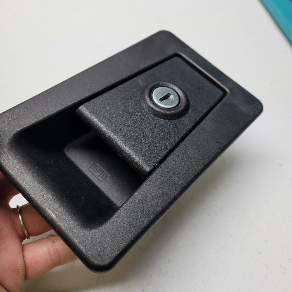 DLP 7082556 Keyed Handle, Paddle