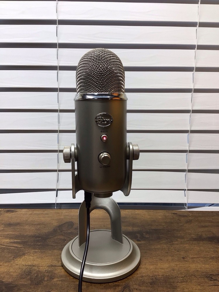 Logitech Blue Yeti USB Microphone Silver With Stand Tested Working