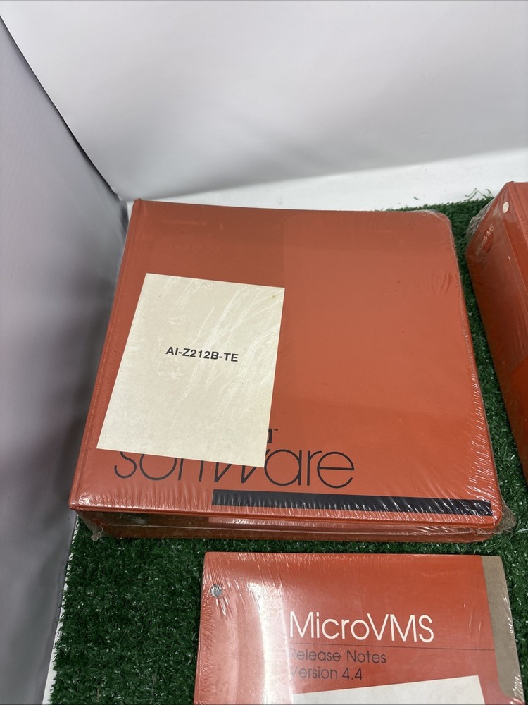 Lot Of Micro VMS Software Manuals And Reference