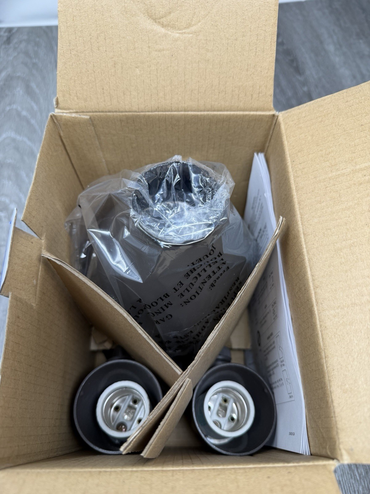 Heath Zenith 180° Motion Sensor Outdoor Security Light Bronze HZ-5412-BZ NEW OB