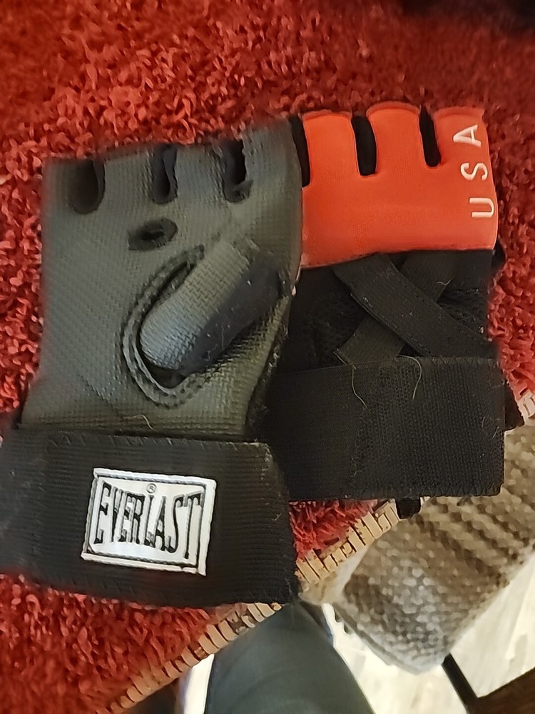 Everlast Fingerless Workout Gloves With Padding