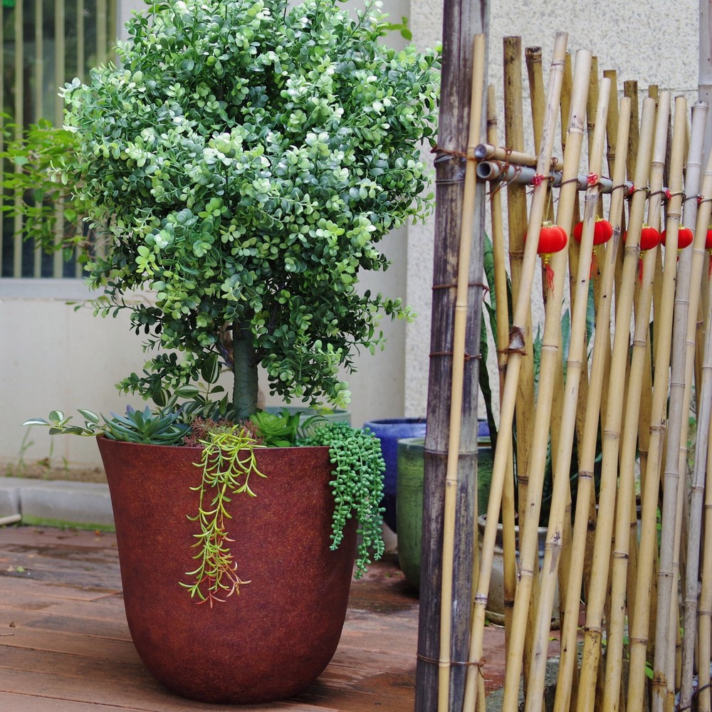 18-Inch Rust Finish Durable Planter