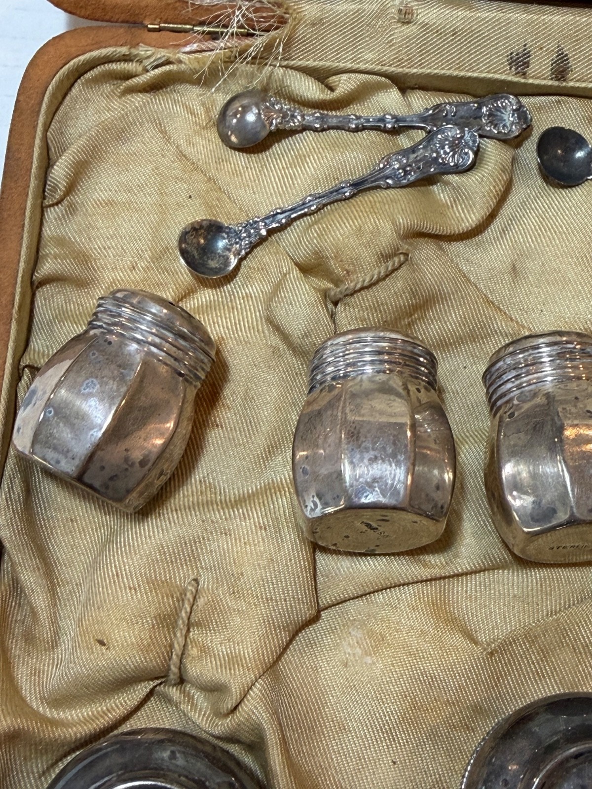 ANTIQUE WHITING MFG. CO STERLING SILVER SET OPEN SALT CELLAR SHAKERS SPOONS BOX