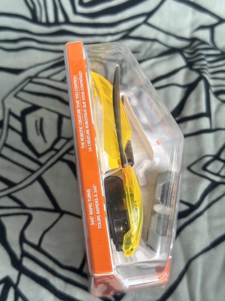 Hexbug Micro Robotic Creatures Mechanical Wasp Yellow R/C Remote Control New Nib