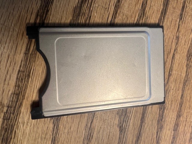 New Media PCMCIA to CompactFlash CF Adapter PC Card Reader Compact Flash