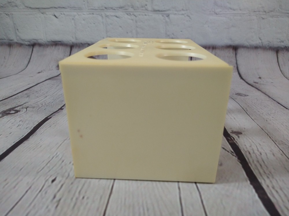 VINTAGE plastic WILTON / decorating cone holder