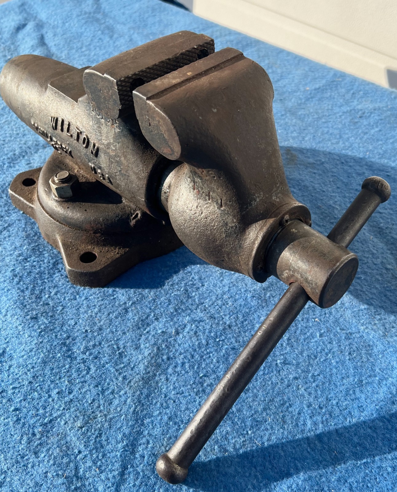 Wilton 3" bullet vise for parts look at pictures