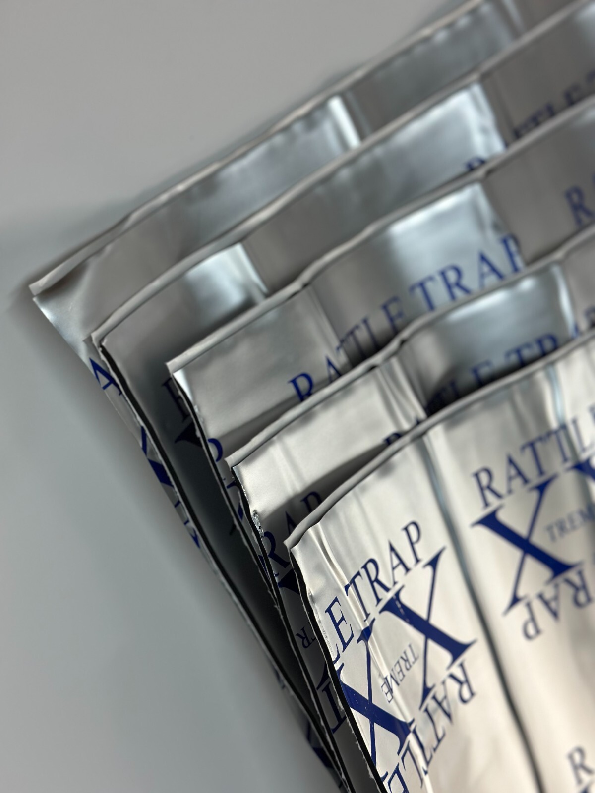 FATMAT RATTLETRAP BUTYL 80MIL SOUND DEADENER/DAMPENING + INSTALL KIT