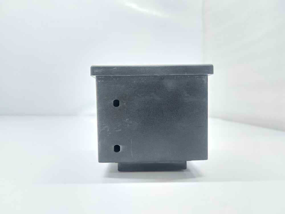 Conzerv dm3210 Three Phase Voltmeter