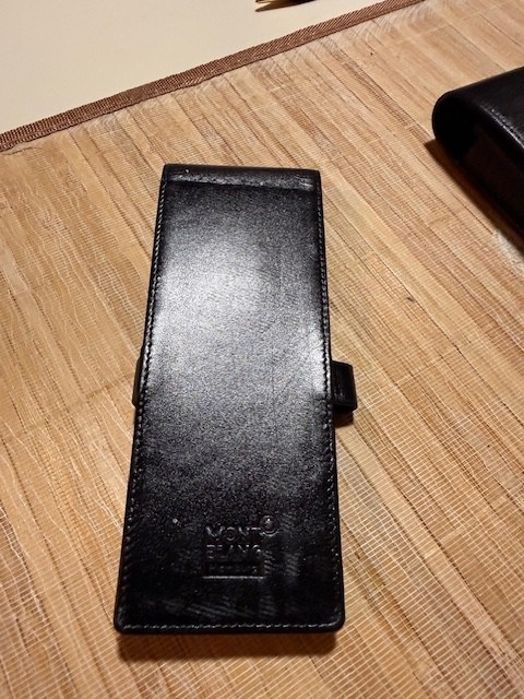 MONTBLANC ~ LEATHER 3-PEN CASE (BLK)