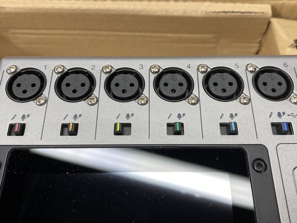 Zoom PodTrak P8 Podcast Recorder