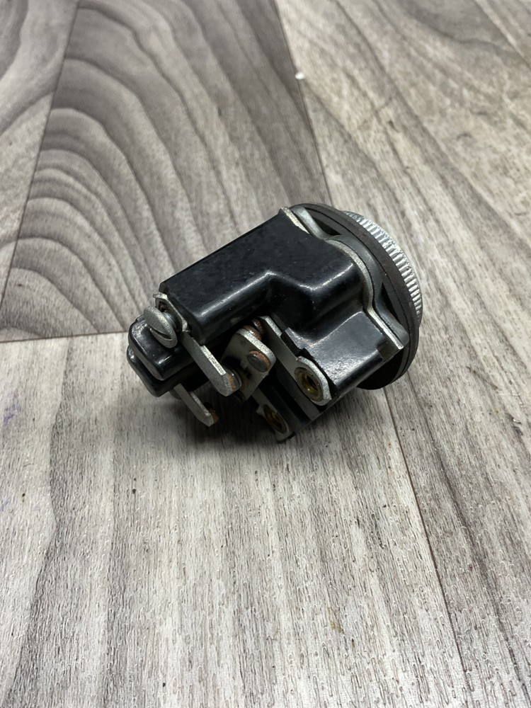 BLACK PILOT LIGHT CR2943U100B #4006PT206