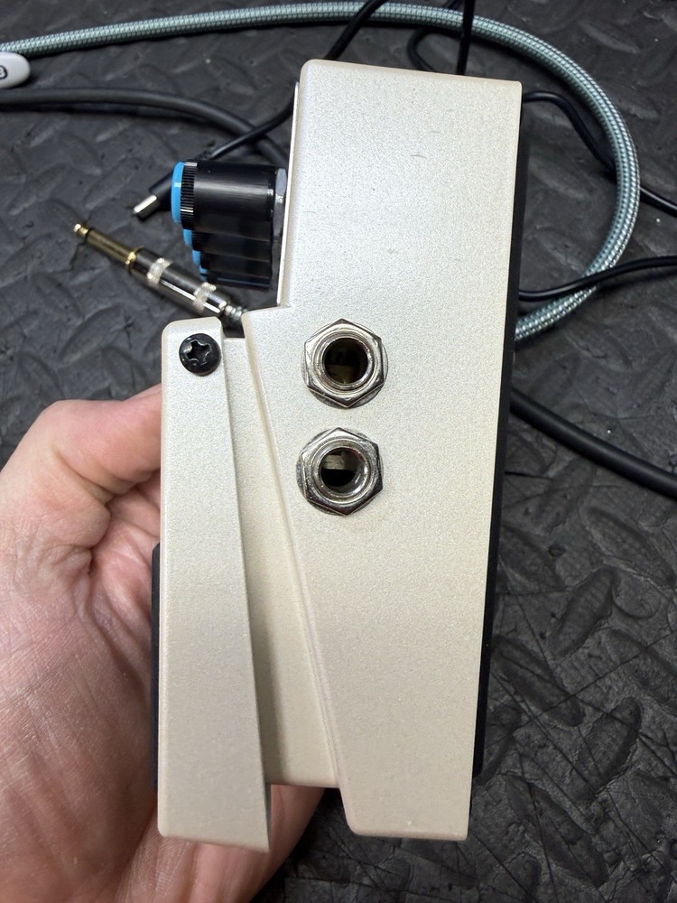 Boss DD-3 Digital Delay Electric Guitar Effect Pedal