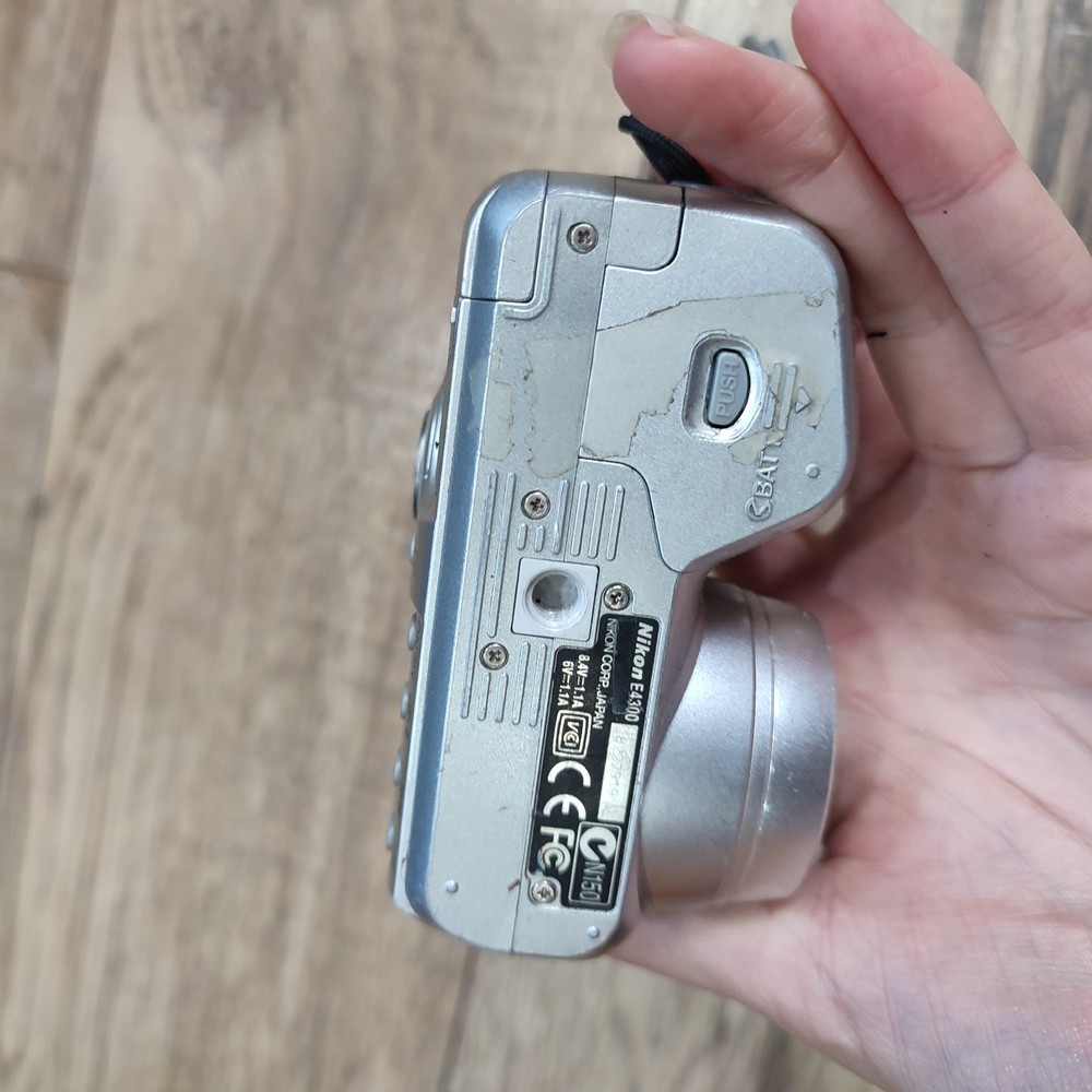 Nikon Coolpix 4300 4.0MP Digital Camera • Working