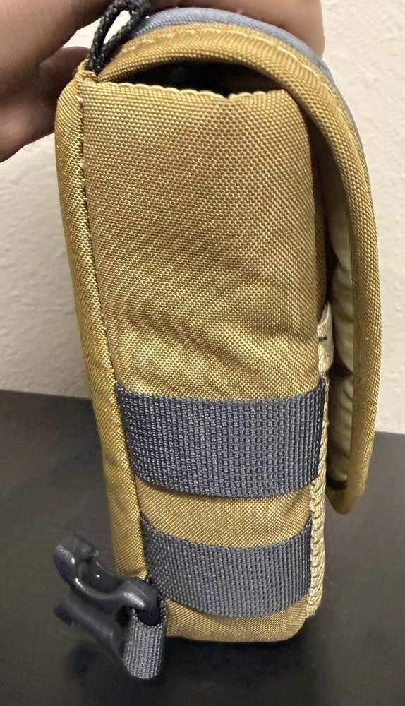 Leupold GO AFIELD Binocular Case Shadow, Tan/Gray, Small
