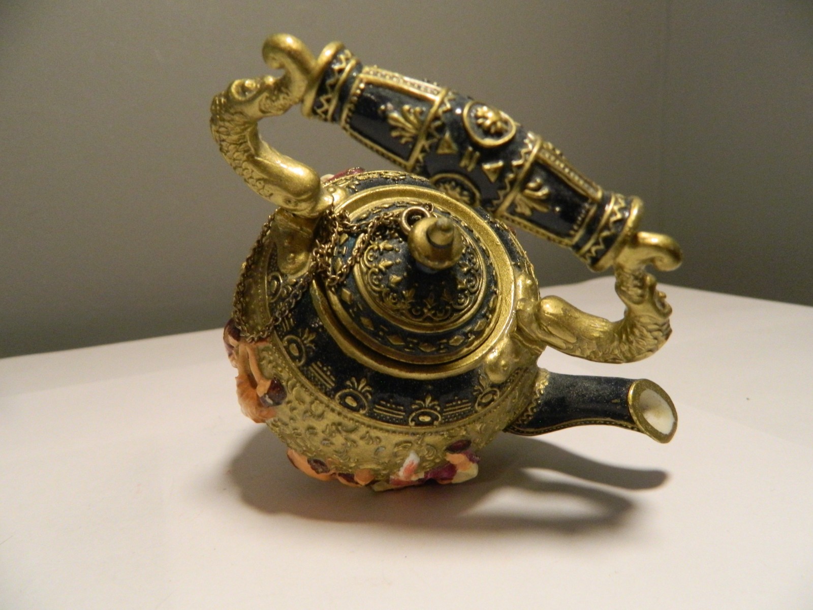 Nini Vienna Miniature Gold Hand Painted Resin Teapot with Chained Lid #6-4