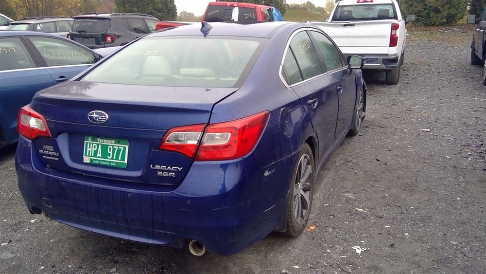 LEGACY 2017 Glove Box 2043205