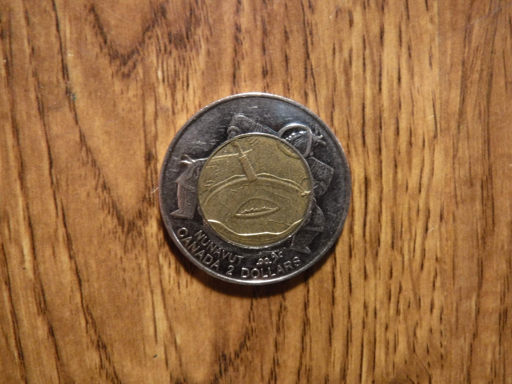 CANADA TWO DOLLAR 1999 COIN (896)