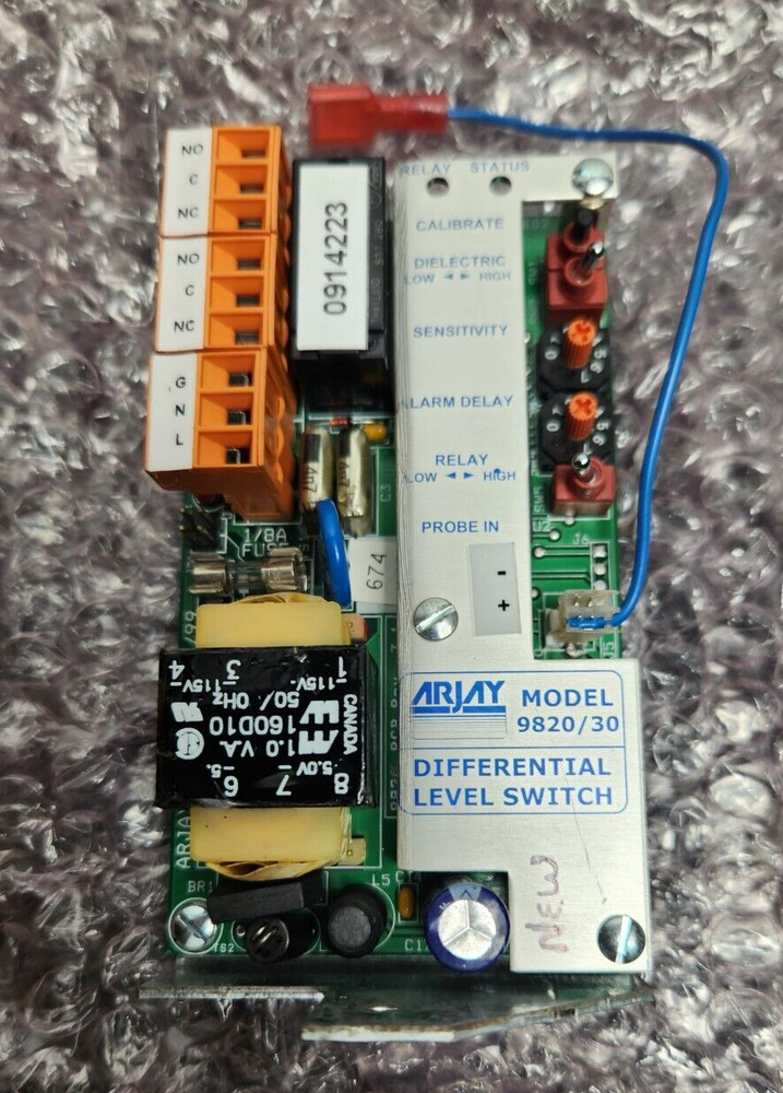 Arjay 9820/30 Differential Level Switch -NOS-