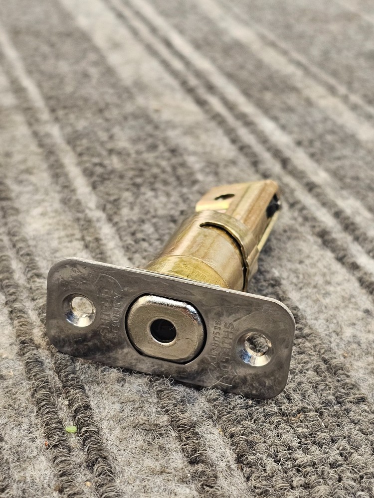 Shield Security 131373: DEADBOLT Single Cylinder Lockset Satin Nickle