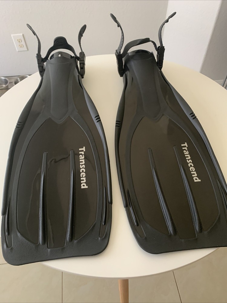 Scuba diving equipment and accessories