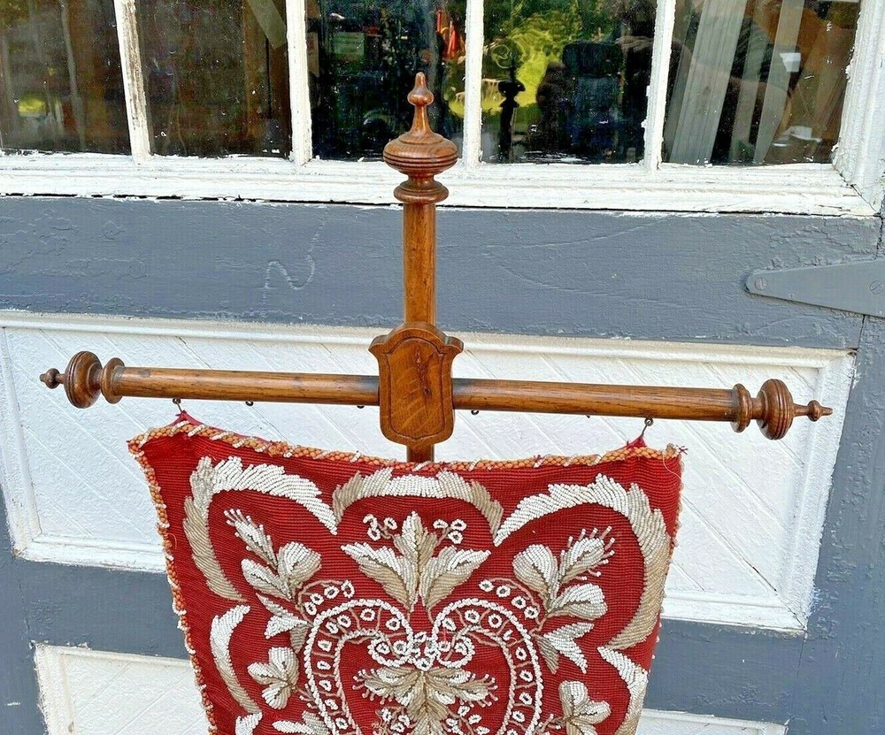 ANTIQUE VICTORIAN OAK & WALNUT BEADED NEEDLEPOINT FIRESCREEN
