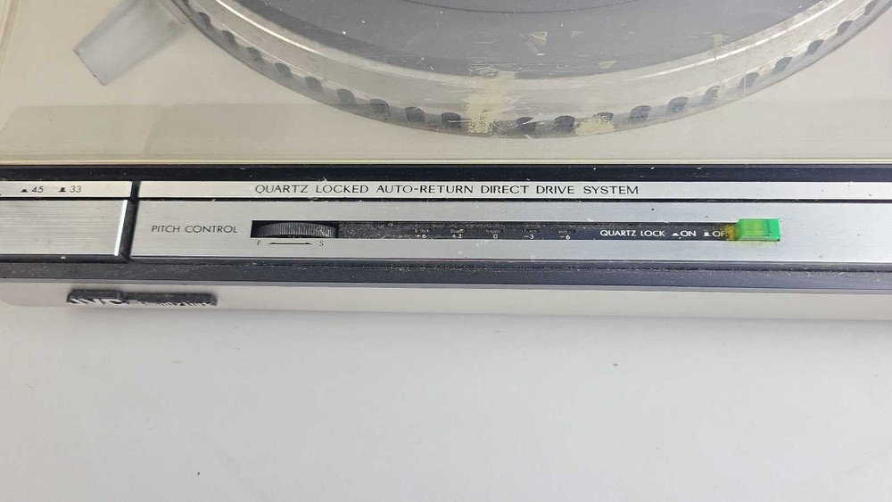 JVC Turntable QL-A5 Quartz Lock Direct Drive Auto-Return System