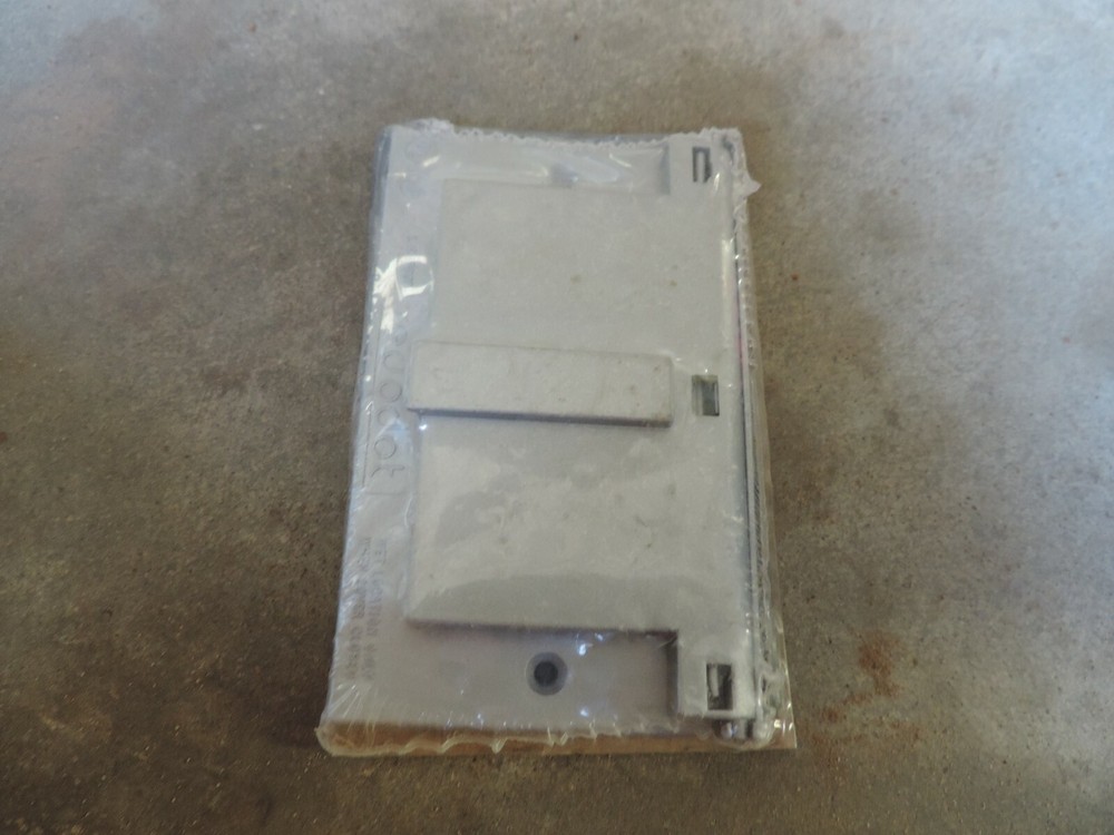 Red Dot S305E GFCI RECPT COVER HORIZONTAL SILVER