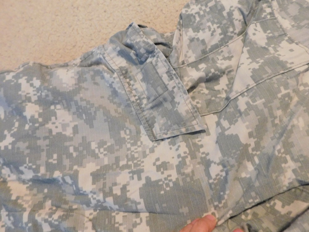 US ARMY ACU PANTS SIZE MEDIUM - LONG