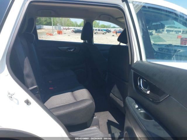 ROGUE 2017 Glove Box 4678397