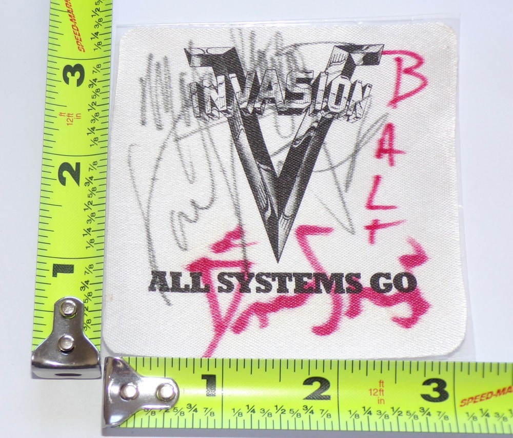 Kiss vintage Backstage Pass VINNIE VINCENT INVASION SIGNED AUTOGRAPH Slaughter