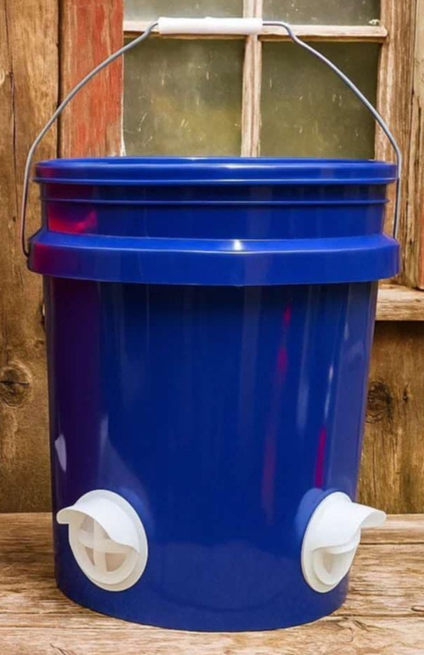 Automatic Gravity Chicken Feeder for Chickens/Poultry (Blue, 5-Gallon)