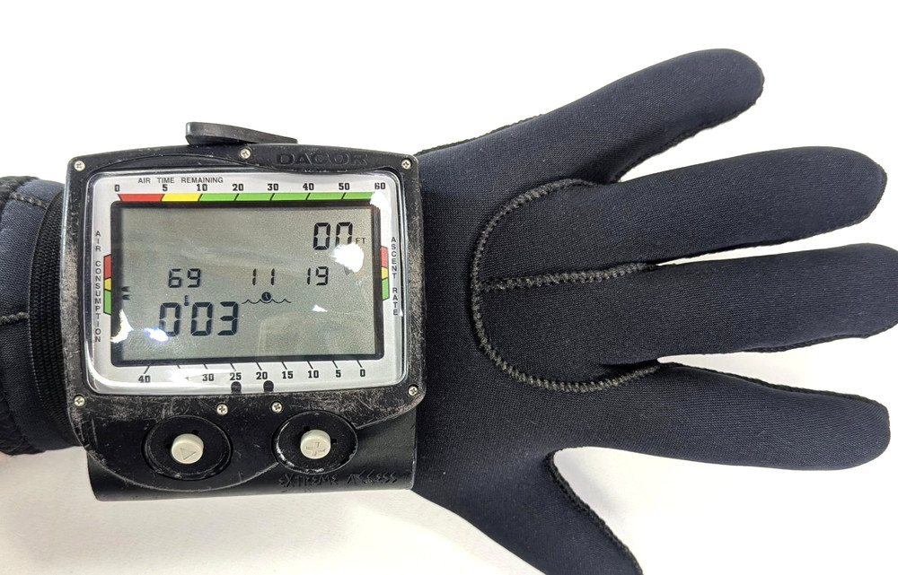 Dacor Extreme Access Wireless Hoseless Scuba Dive Wrist Computer + Case, Manual