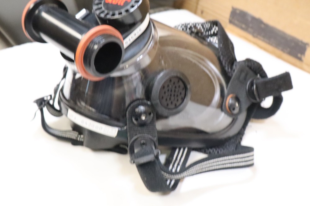 SCOTT AV-2000 FACE PIECE FIRE FIGHTING SCBA MASK