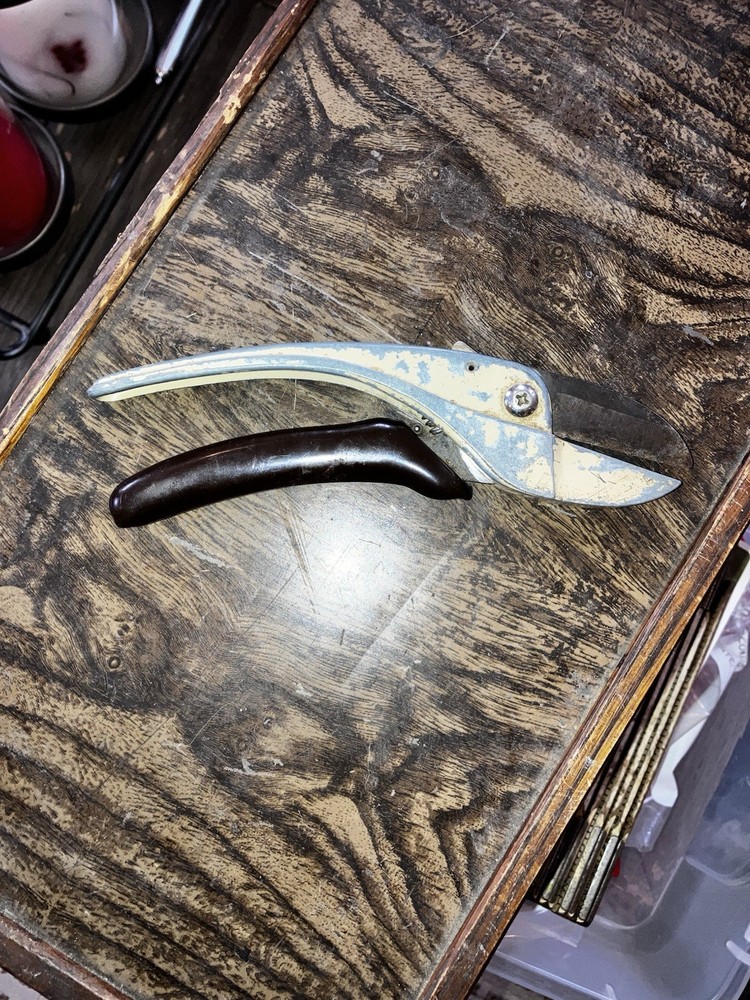 Vintage Sears USA-made bypass pruning shears, model 6803.