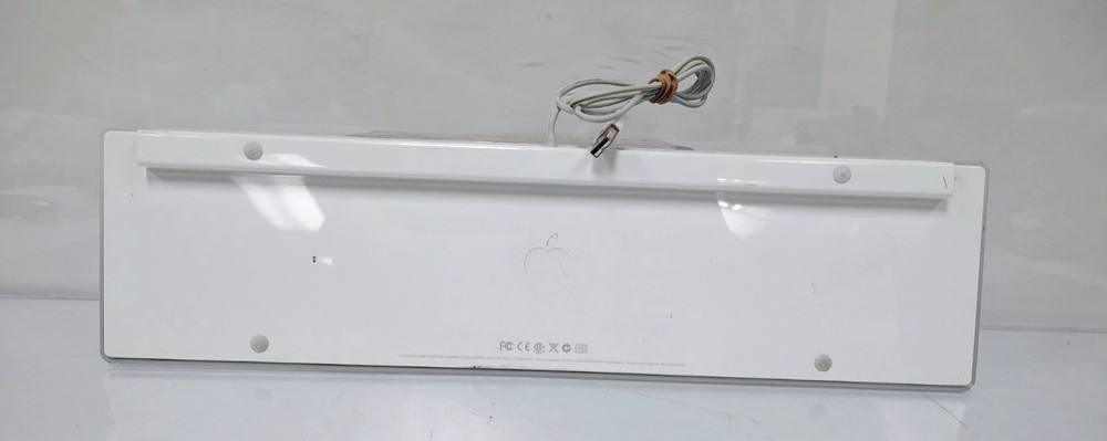 Apple A1243 Wired USB Keyboard Fully Functional
