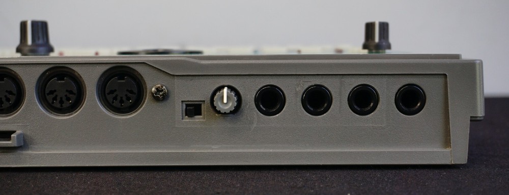 KORG Electribe ES-1 Rhythm Production Sampler & Sequencer W/ OG Box