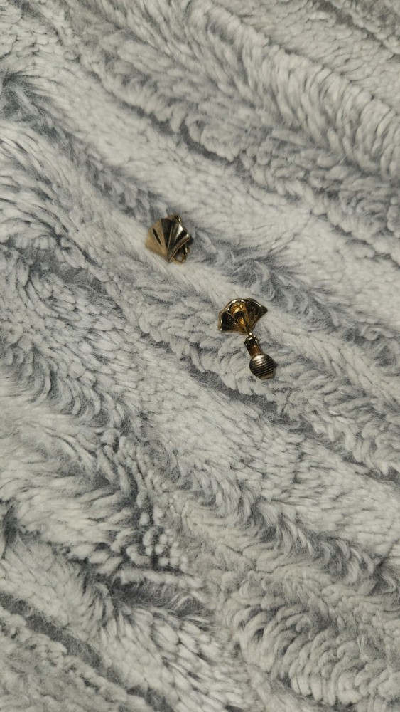 Small Earrings Vtg