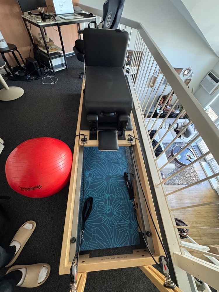 elina pilates reformer